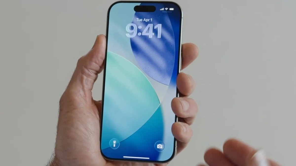 曝苹果2027年iPhone机型扩大屏幕：Pro Max达7英寸